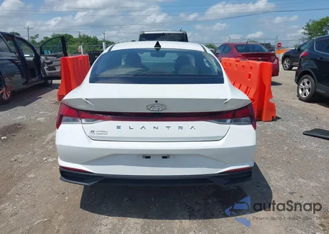 2023 Hyundai Elantra Sel z USA, uszkodzony, nr VIN 5NPLM4AG1PH092737